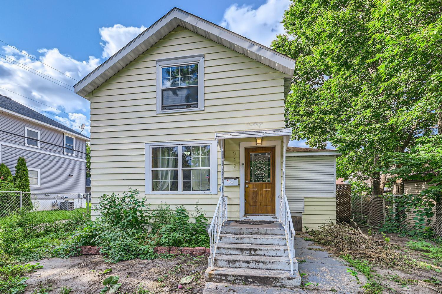 Property Photo: 912 23rd Avenue N MN 55411