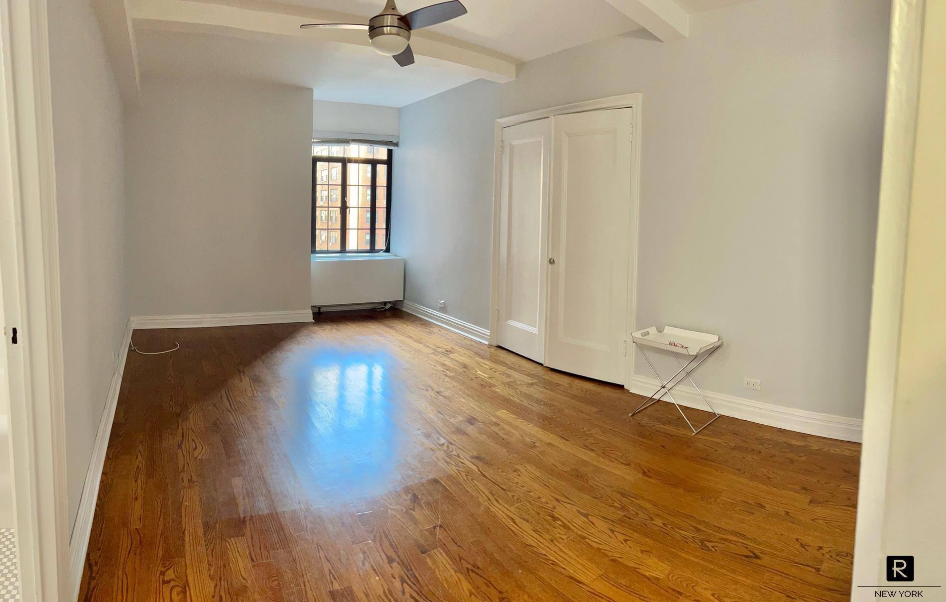 Property Photo:  5 Tudor City Place 917  NY 10017 