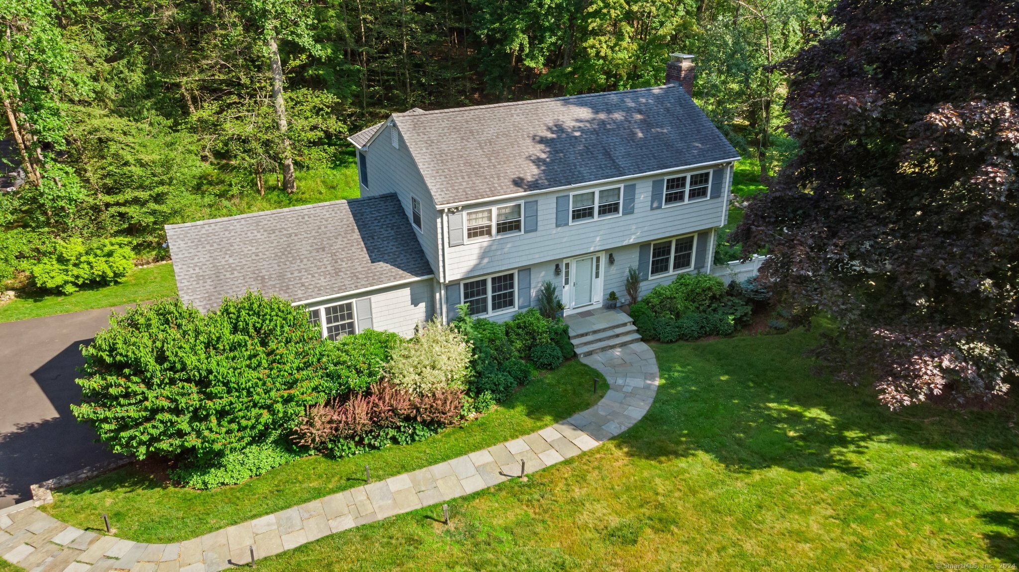 Property Photo: 8 Clover Lane CT 06880