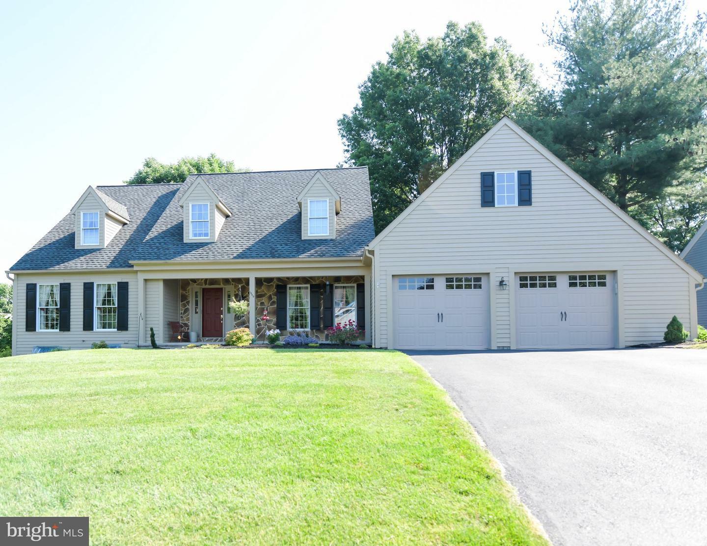 Property Photo:  1040 Stonegate Road  PA 17036 