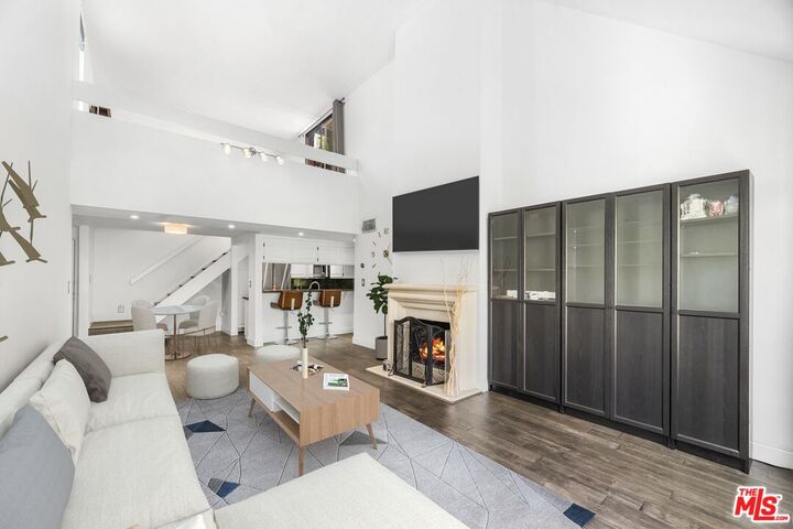 950  N Kings Rd 343  West Hollywood CA 90069 photo