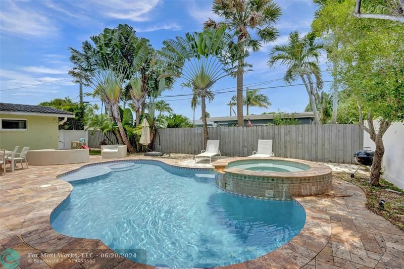 Property Photo:  720 NW 29th Ct  FL 33311 