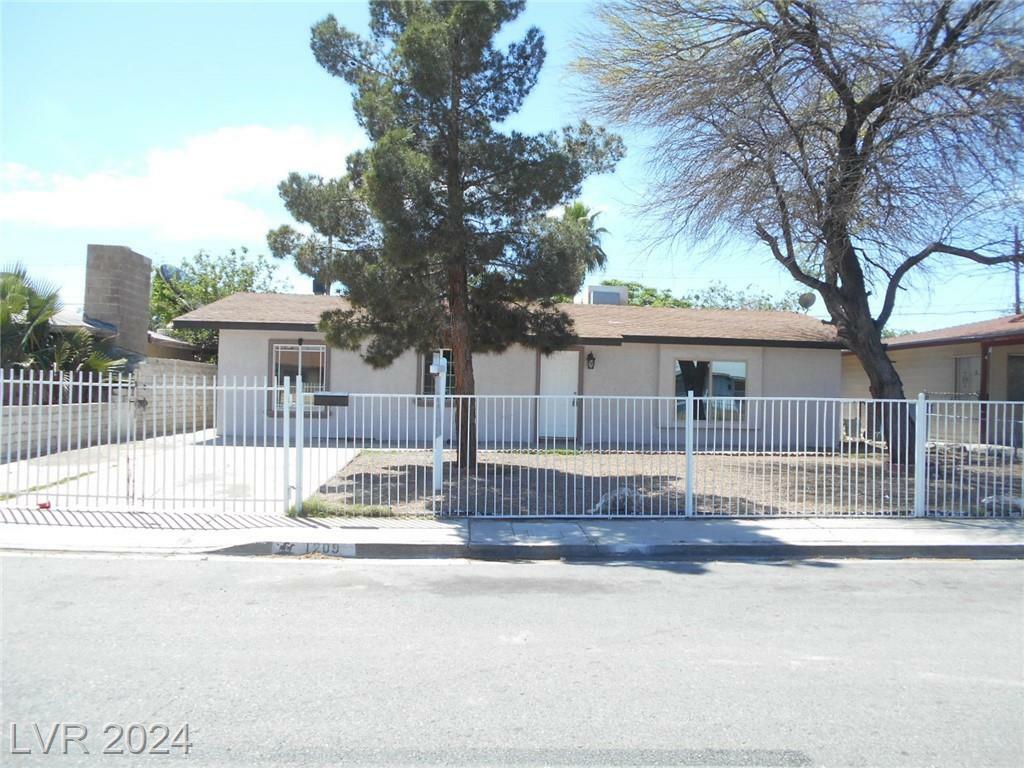 Property Photo:  1209 Reynolds Avenue  NV 89030 