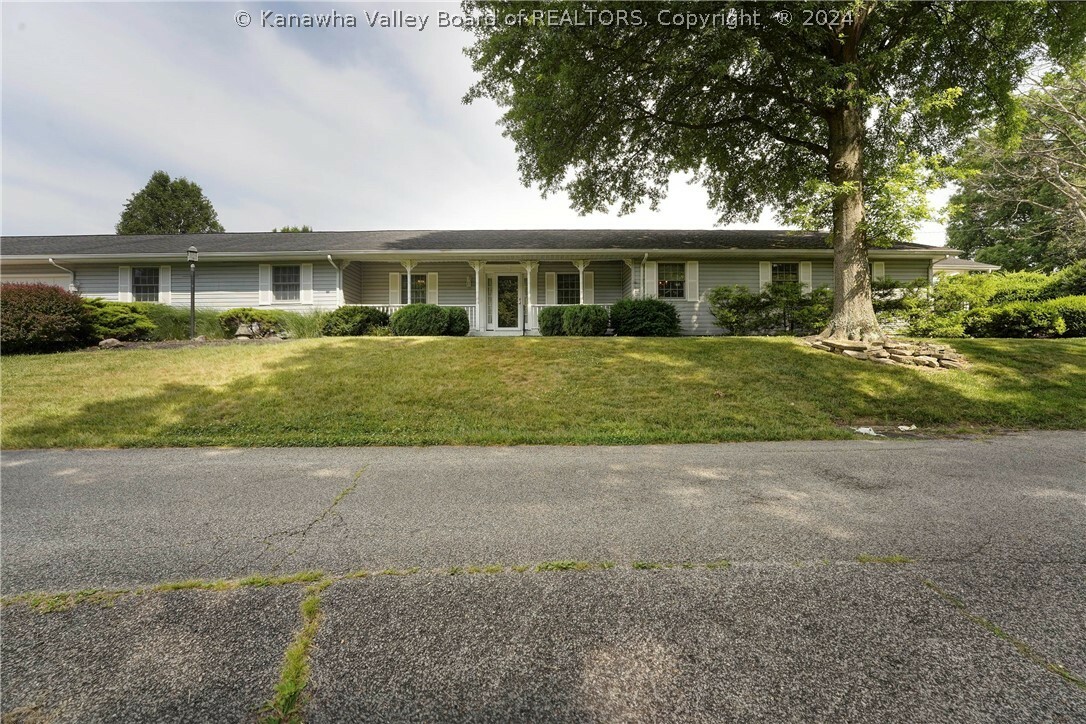 Property Photo:  5147 Hopewell Drive  WV 25313 