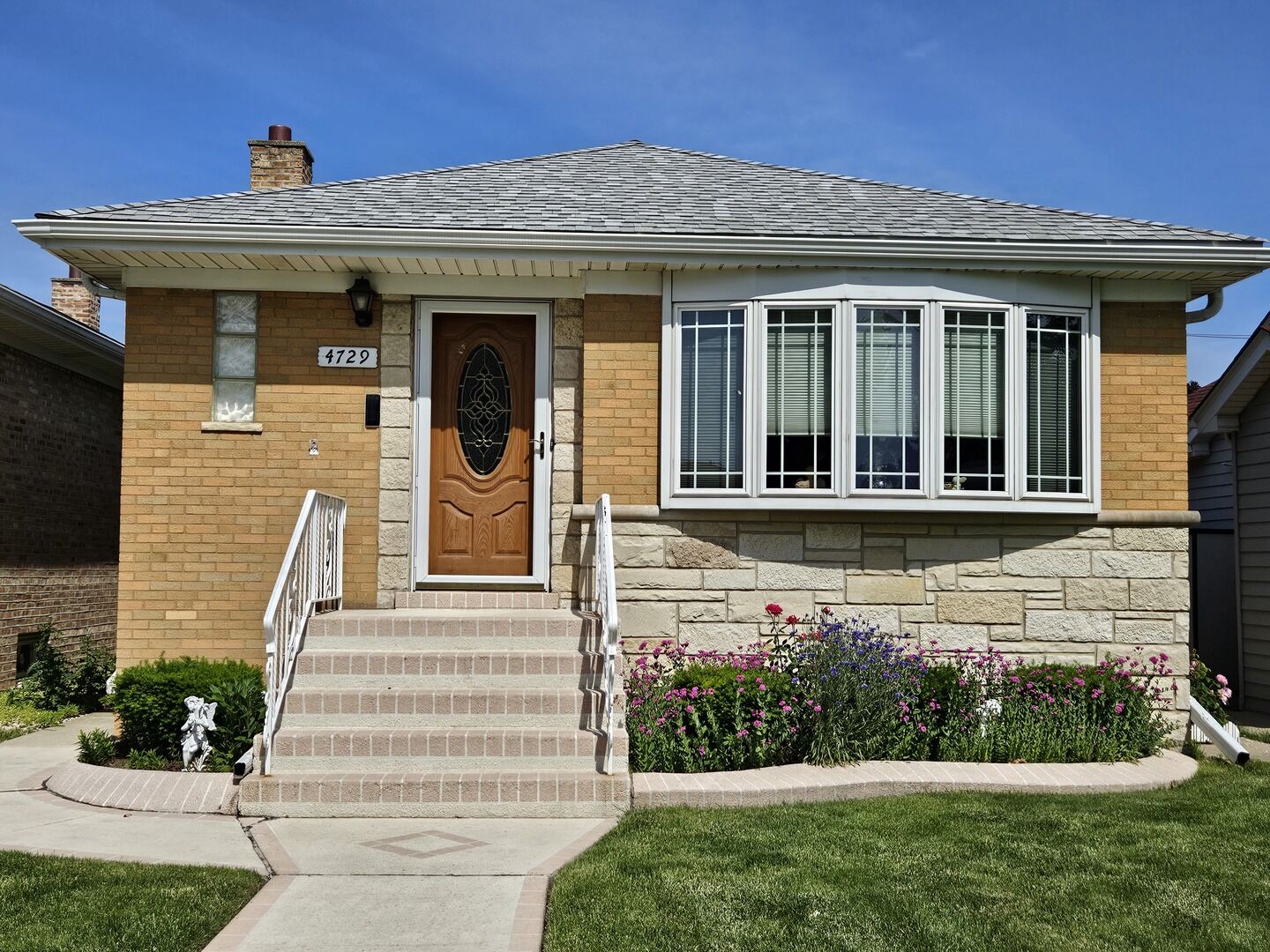Property Photo: 4729 N Octavia Avenue IL 60706