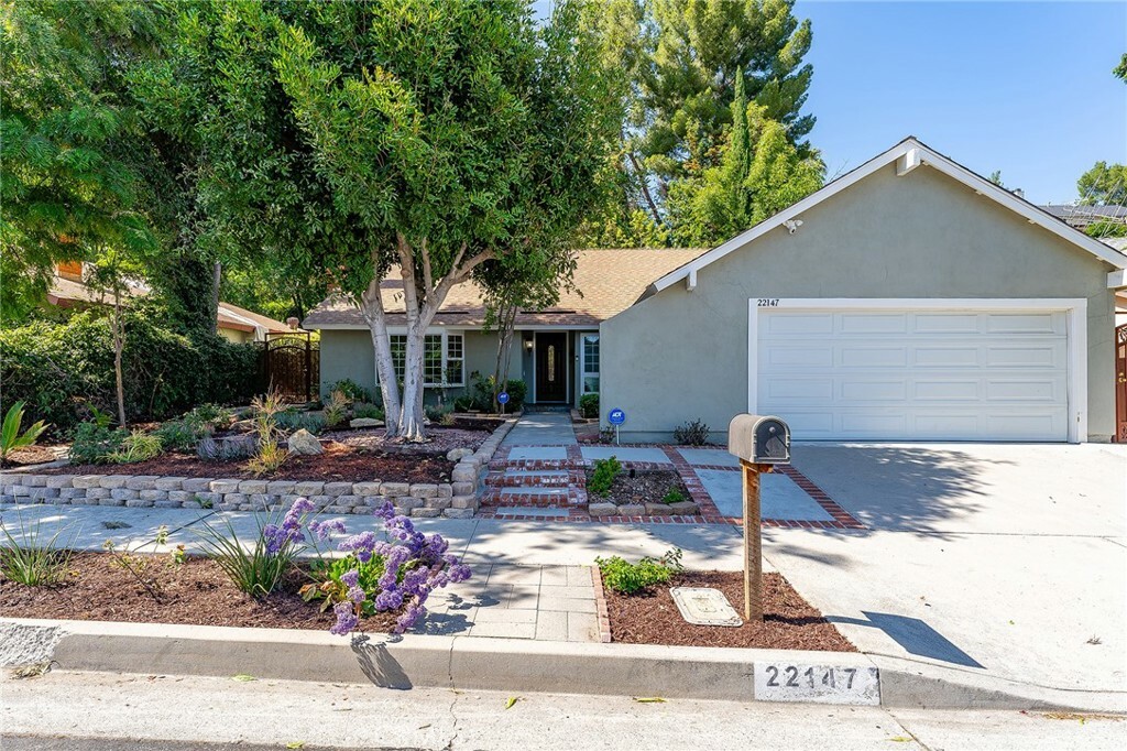 Property Photo:  22147 Halsted Street  CA 91311 