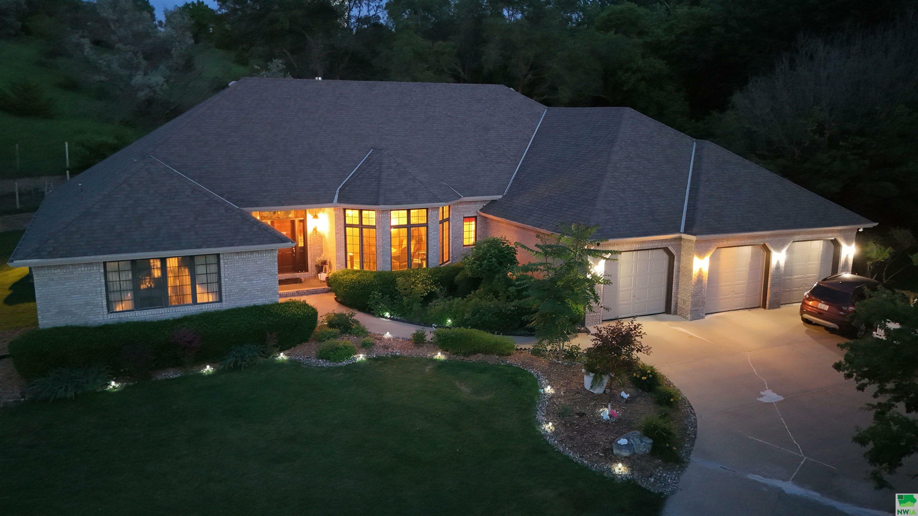 Property Photo: 25 Quail Ct IA 51104