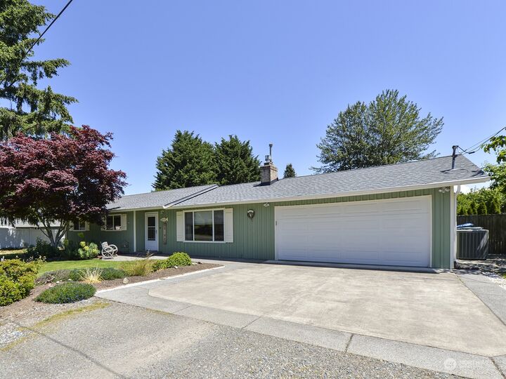 Property Photo:  3227 100th Avenue E  WA 98371 