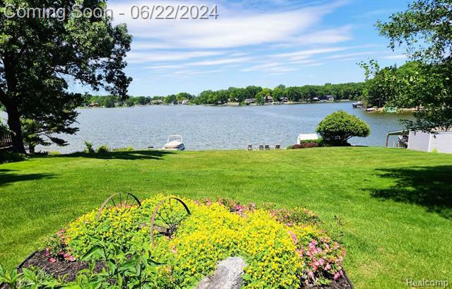 Property Photo:  3648 Woodland Drive  MI 48455 