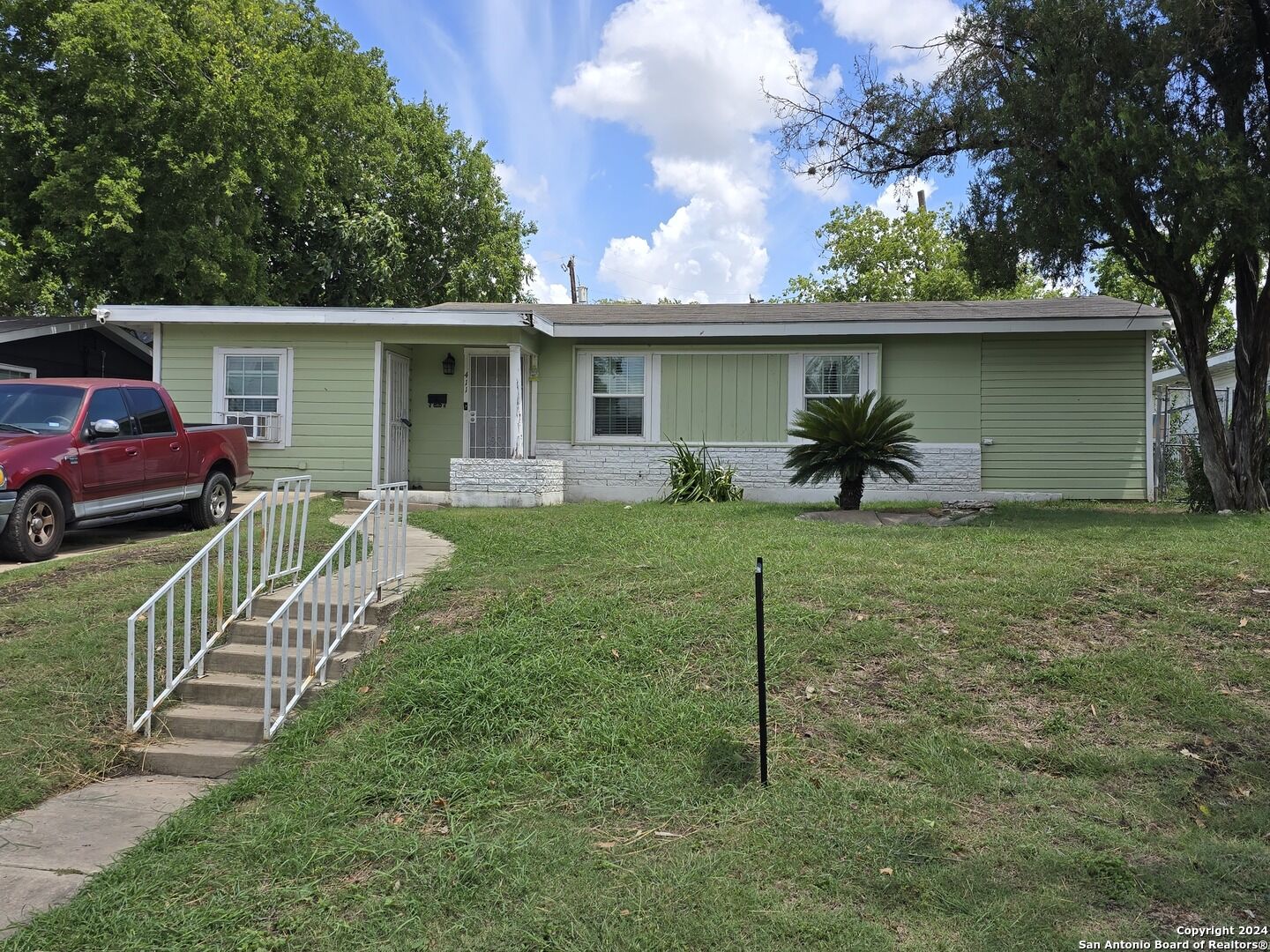 Property Photo: 411 Kathy Dr TX 78223