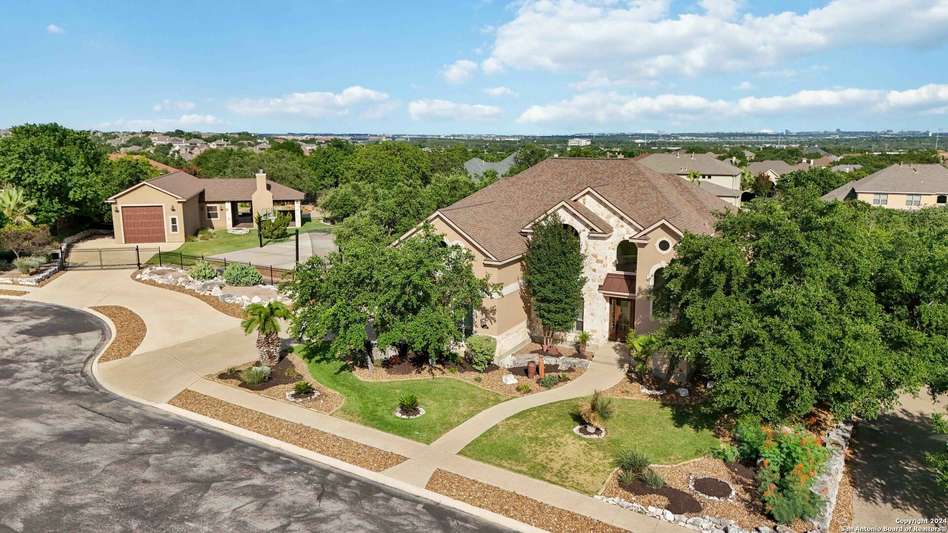 Property Photo:  322 Dona Ana Cove  TX 78023 