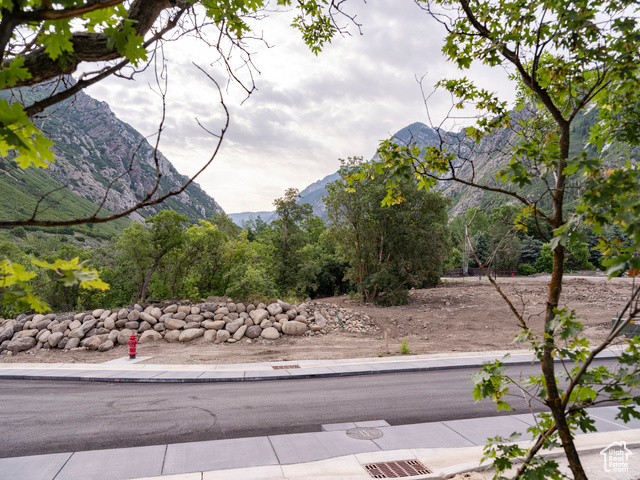 Property Photo: 9677 S Quail Hill Ln 109 UT 84092