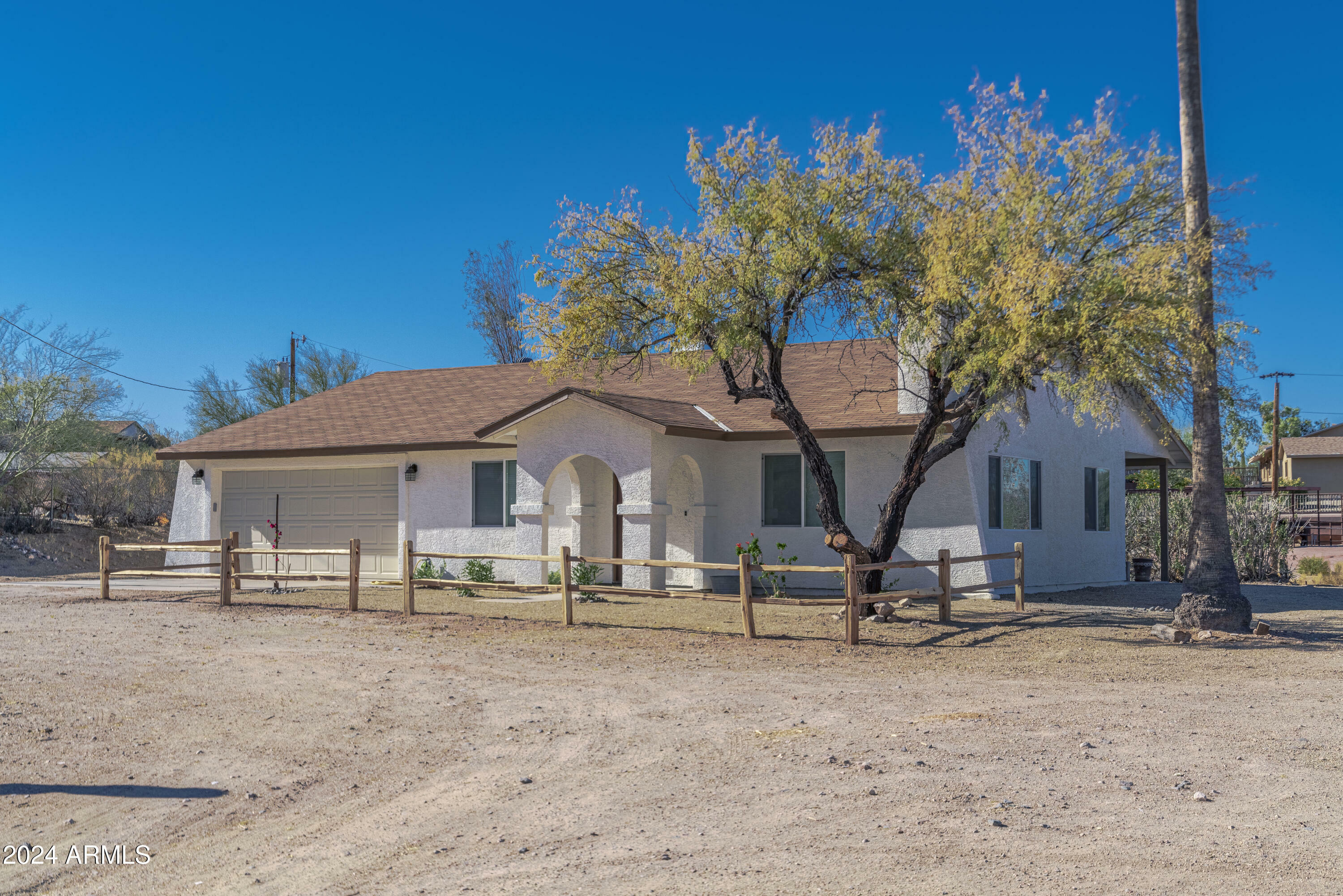 Property Photo:  905 Oasis Drive  AZ 85390 