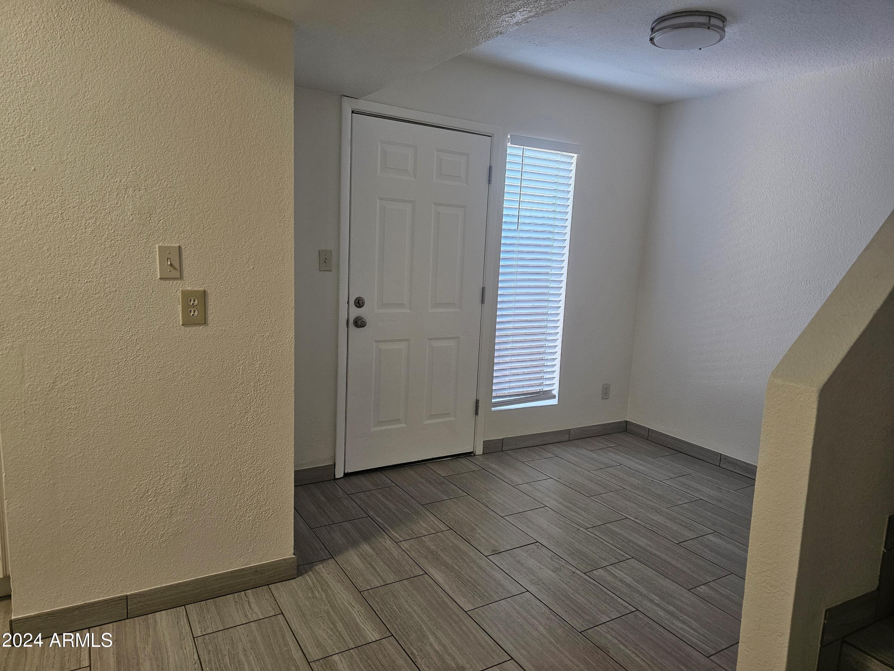 Property Photo: 1712 E Pepper Circle 4 AZ 85203