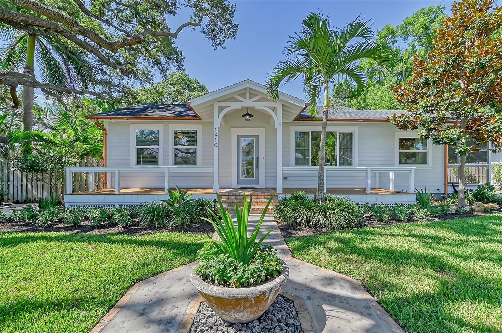 Property Photo:  1910 Morris Street  FL 34239 