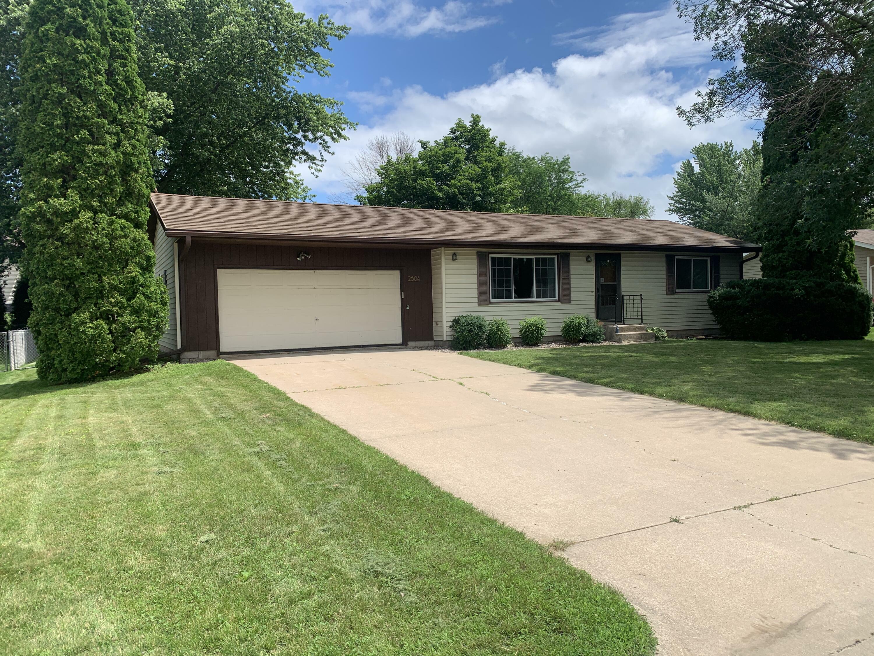 Property Photo:  2604 Jerald St -  WI 54603 