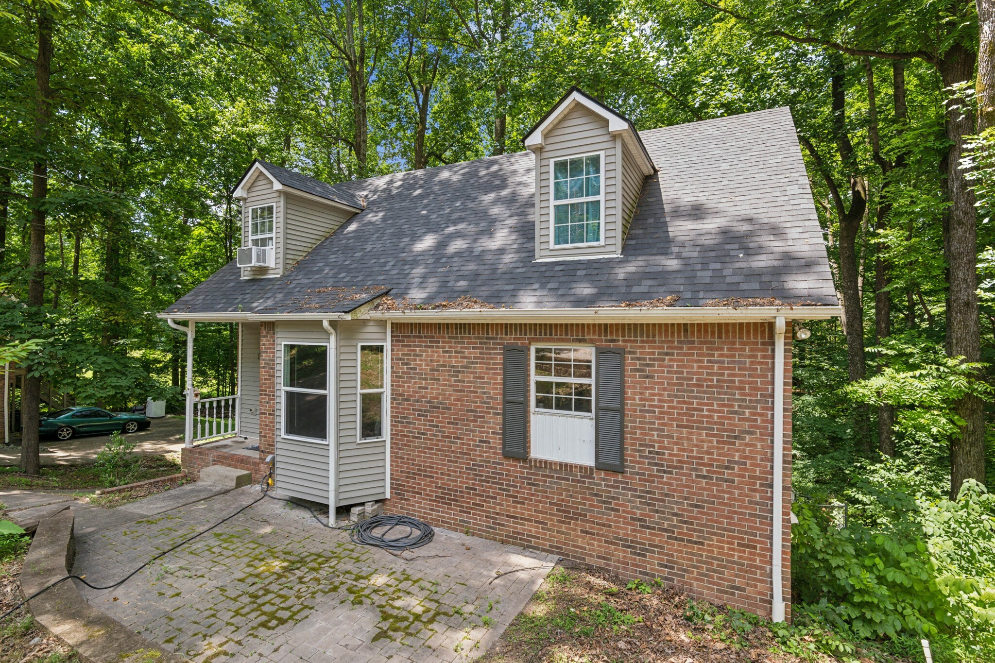 Property Photo:  1012 Tulip Dr  TN 37188 