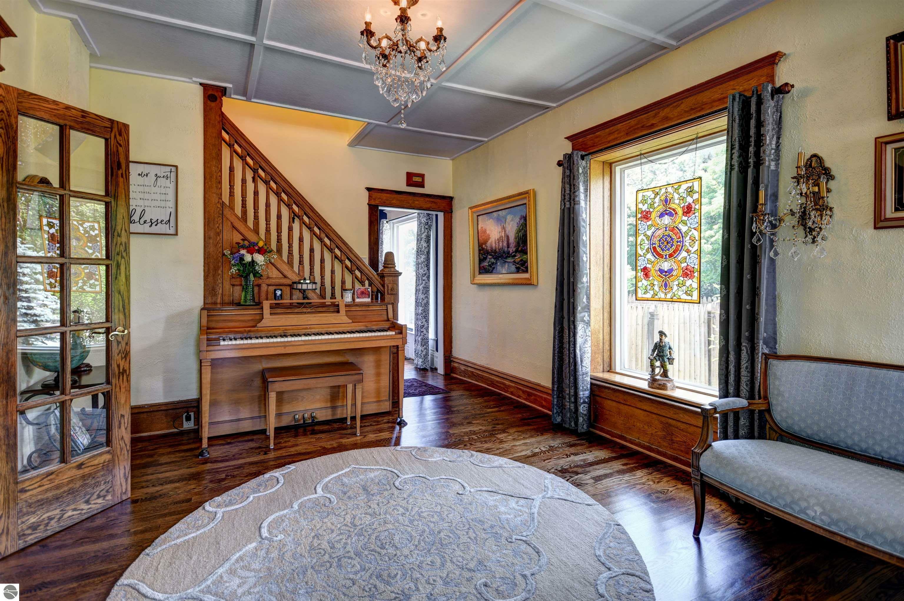 629 W Ninth Street  Traverse City MI 49684 photo