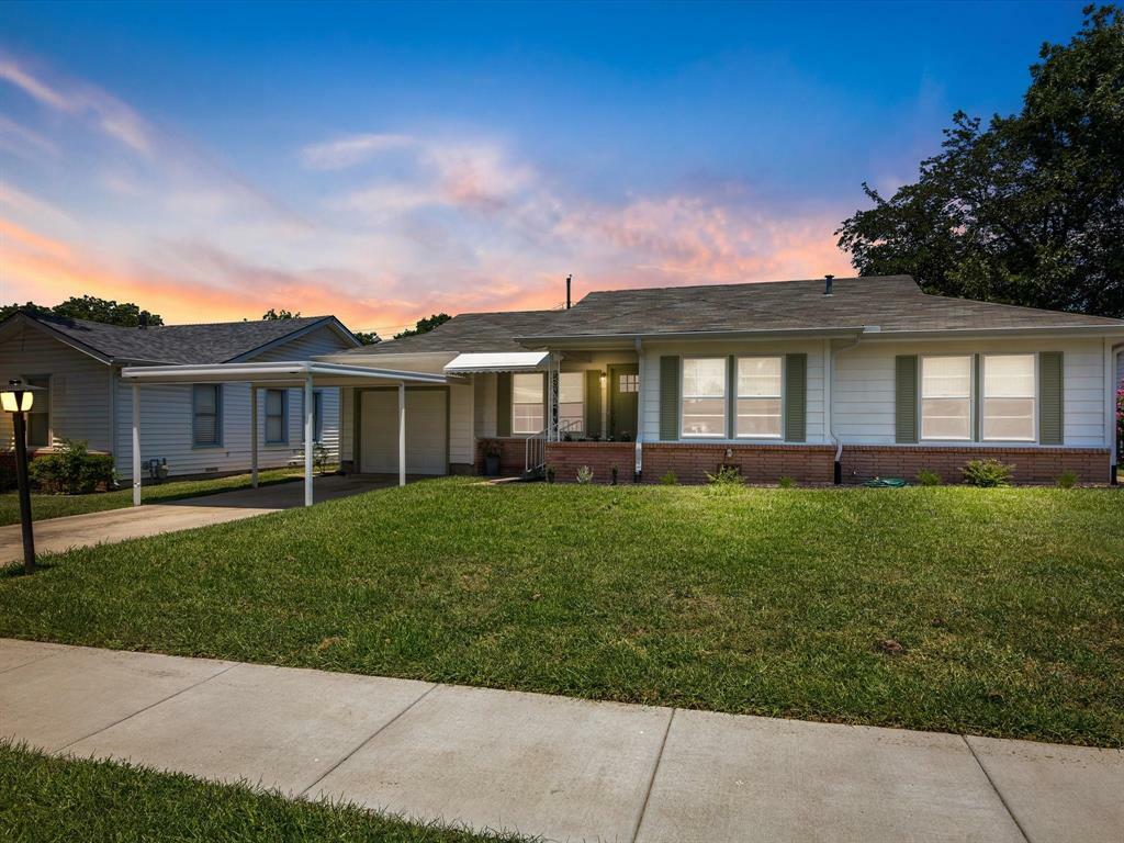 Property Photo: 5305 Vicki Street TX 76117