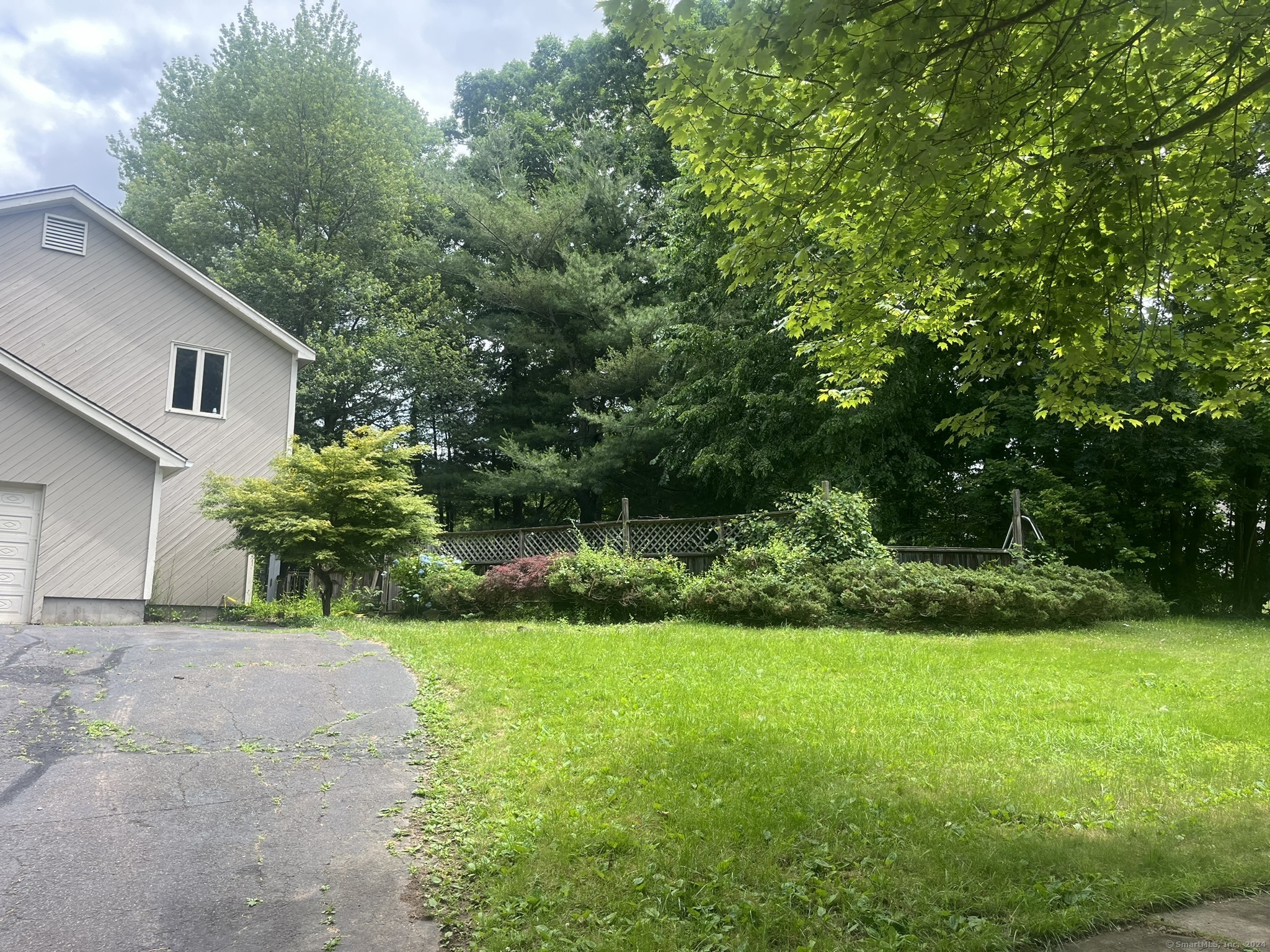 Property Photo:  188 Royal Oak Circle  CT 06450 