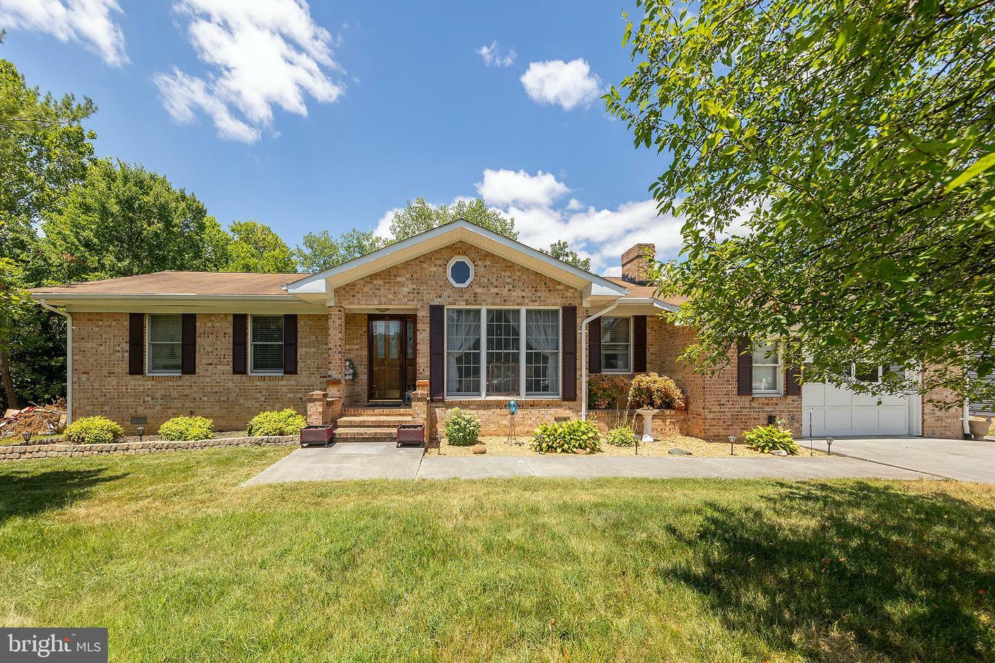 Property Photo:  294 S Loudoun Street  VA 22657 