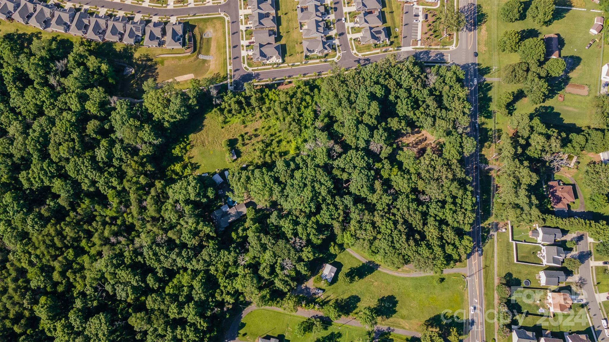 Property Photo: 14035 Eastfield Road NC 28078