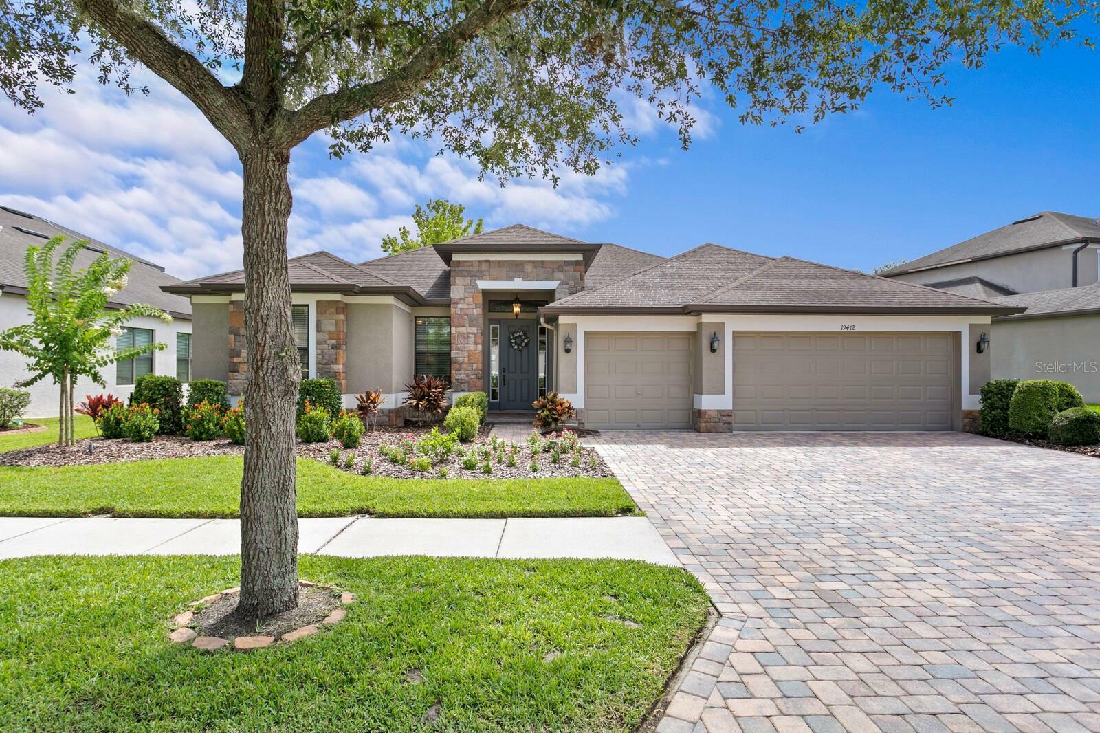 Property Photo:  19412 Sweet Grass Way  FL 33558 