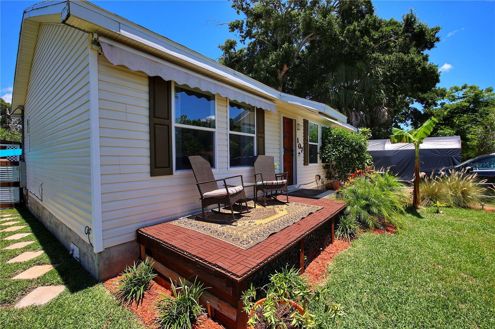 Property Photo:  407 Ann Street  FL 32132 