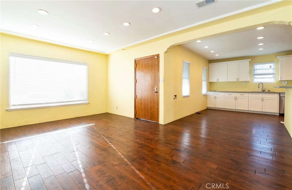 Property Photo:  8710 Cimarron Street  CA 90047 