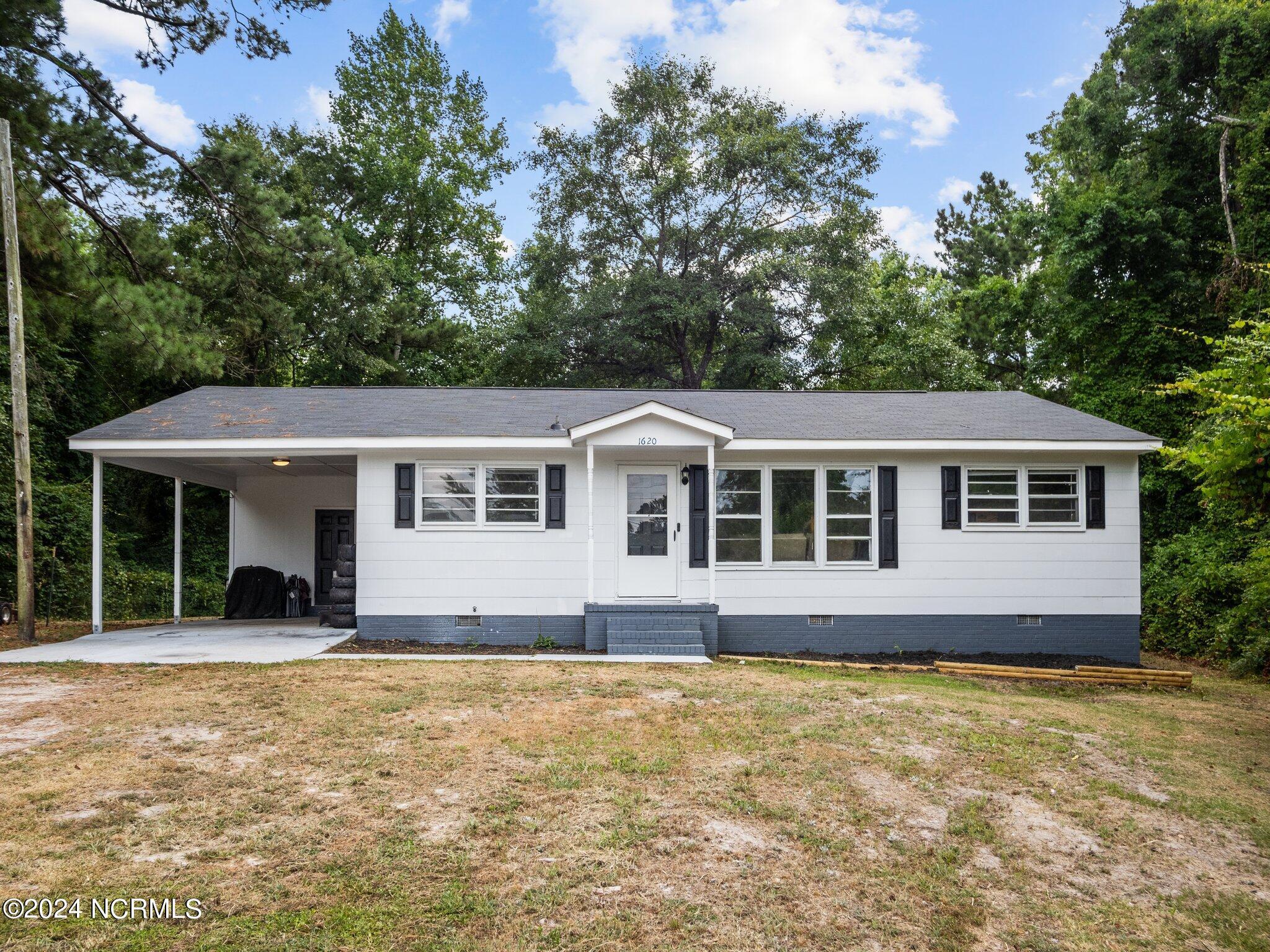 Property Photo: 1620 Piney Green Road NC 28546