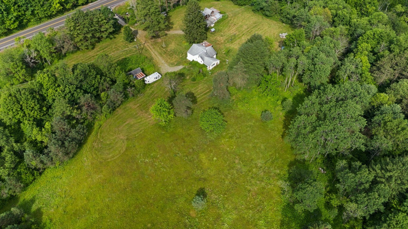 Property Photo:  816 Nanticoke Road  NY 13802 