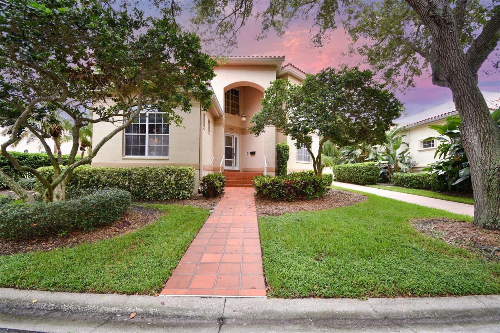 Property Photo: 4960 Sandpiper Lane S FL 33711