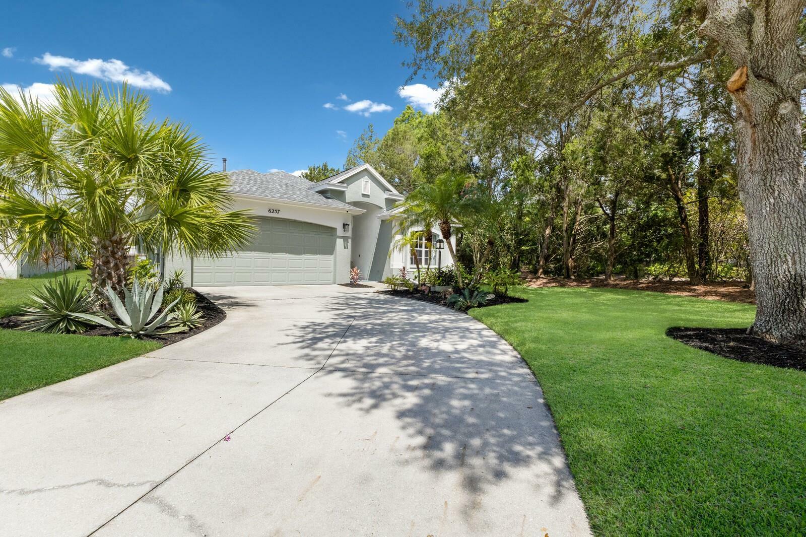 Property Photo:  6257 Willet Court  FL 34202 