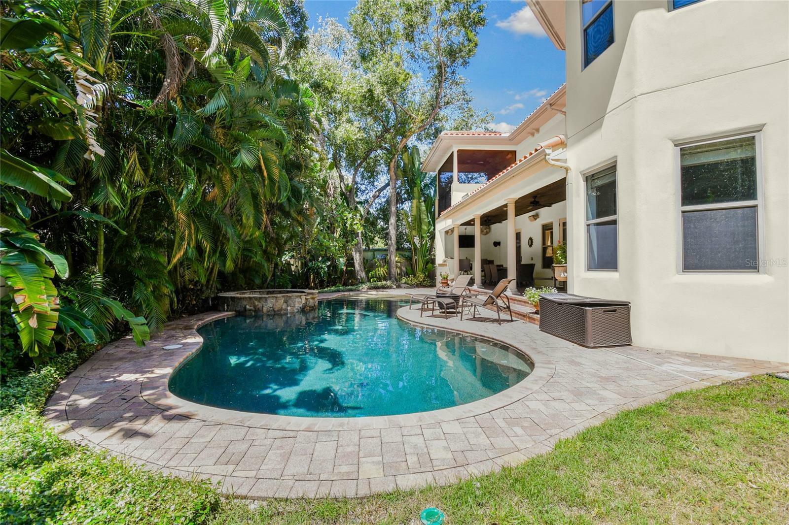 Property Photo: 4108 W San Luis Street FL 33629