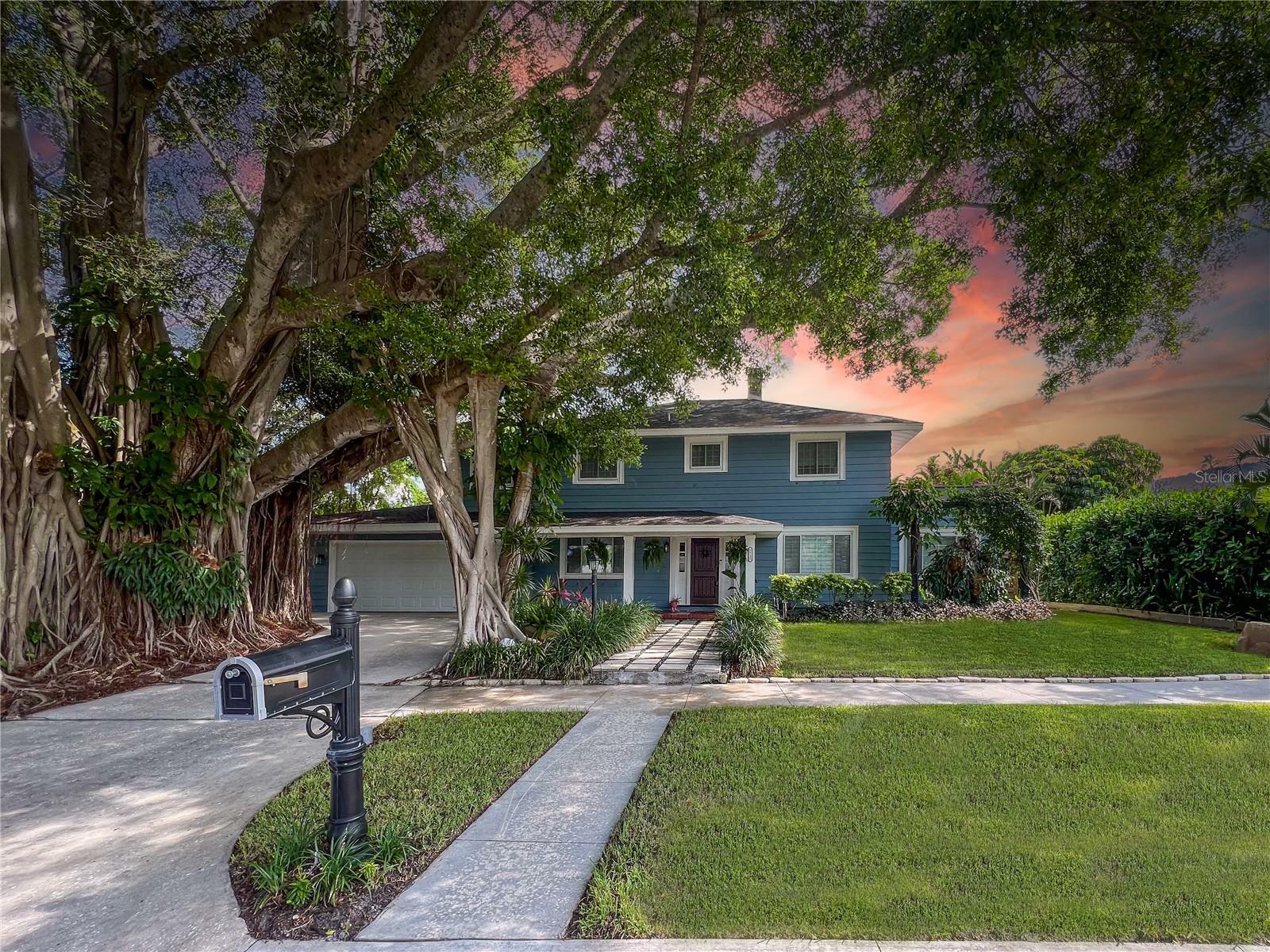 Property Photo:  7735 Westmoreland Drive  FL 34243 