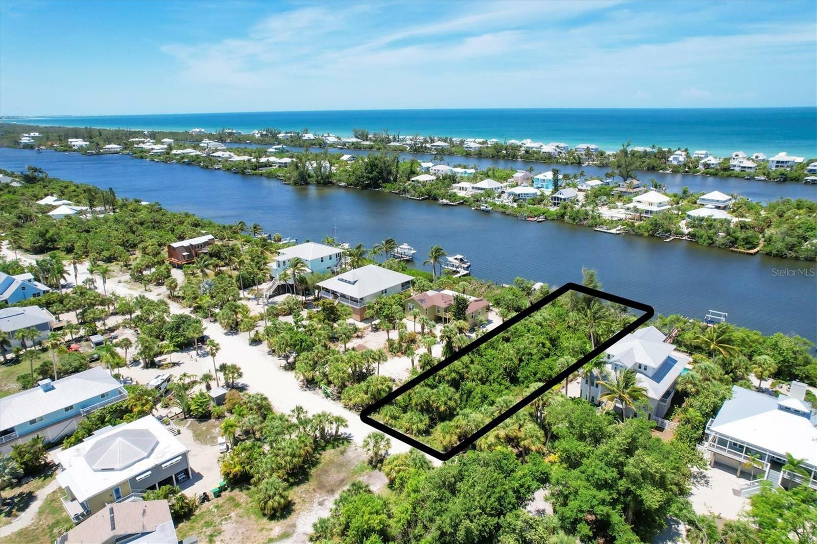 Property Photo:  211 Kettle Harbor Drive  FL 33946 