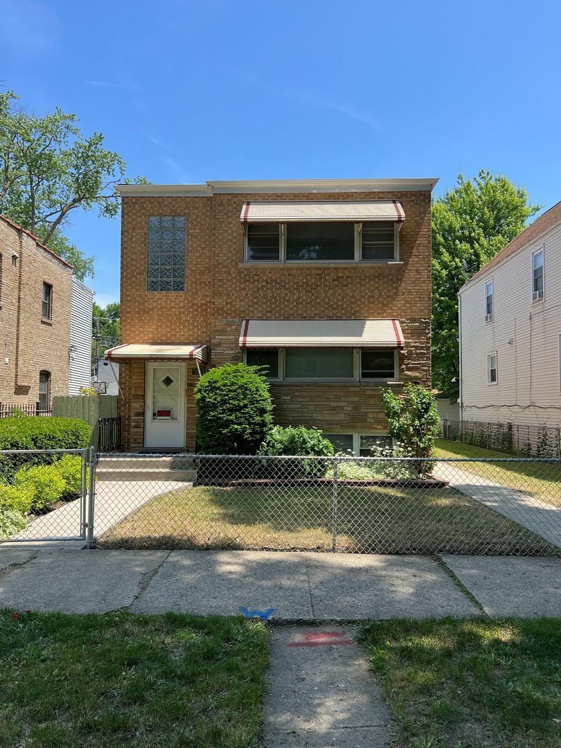 Property Photo:  3851 N Whipple Street 2  IL 60618 