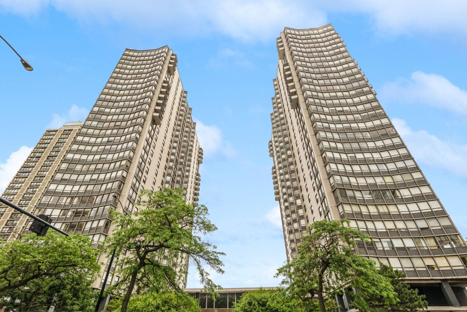 Property Photo:  5701 N Sheridan Road 12N  IL 60660 