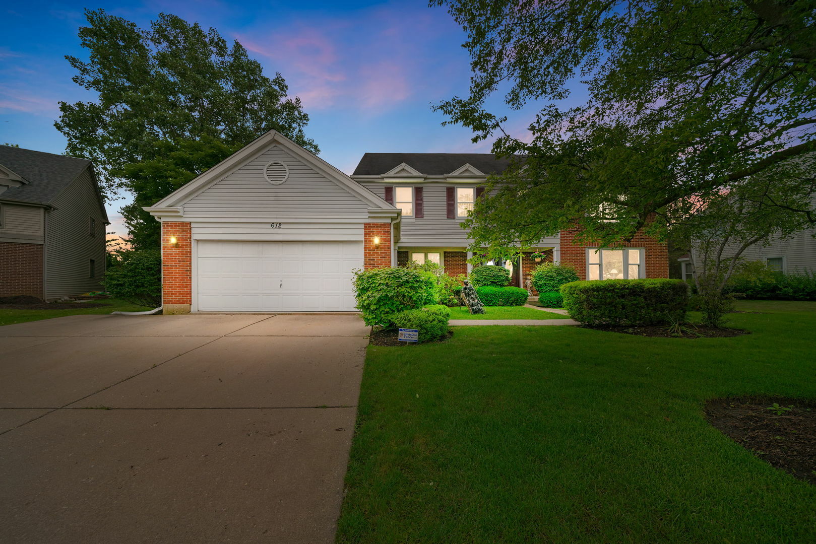 Property Photo:  612 Raintree Road  IL 60089 