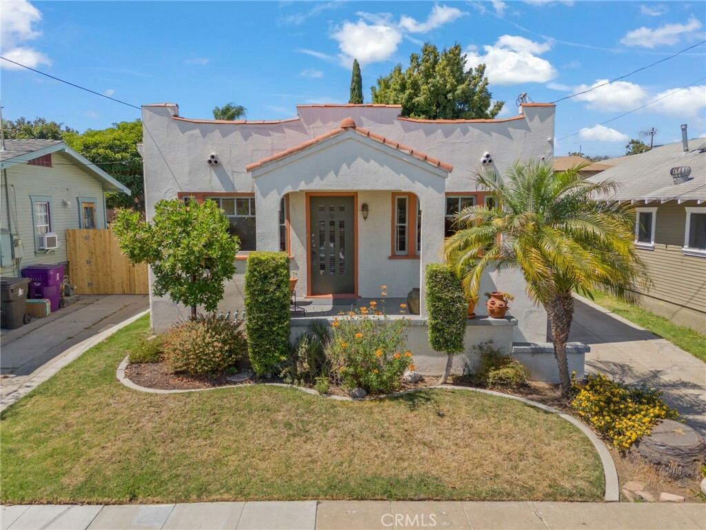 Property Photo:  3817 E Wehrle Street  CA 90804 