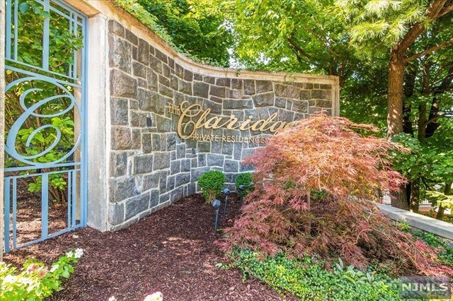 Property Photo:  1 Claridge Drive 427  NJ 07044 