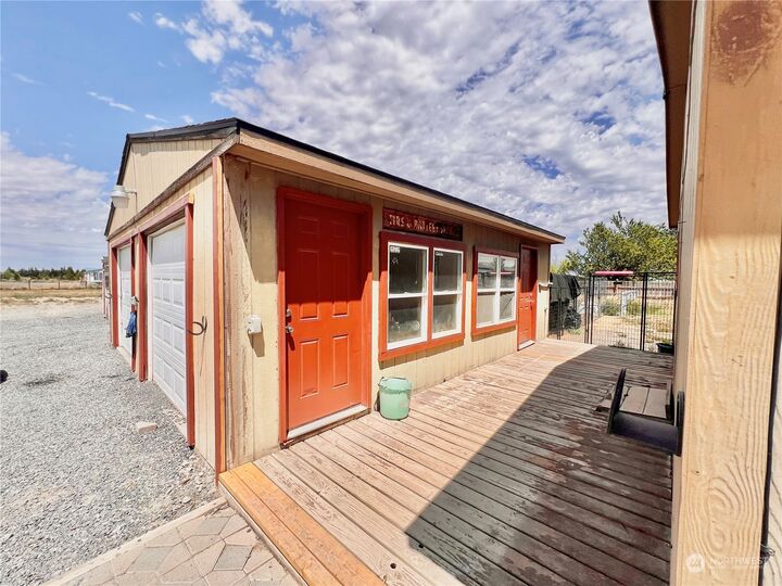 Property Photo:  7595 NE Bouldercrest Road W  WA 98837 