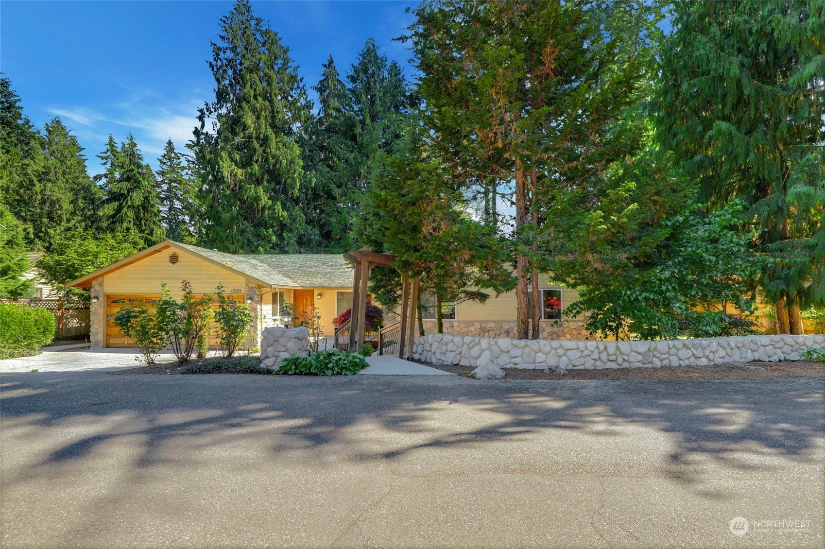 Property Photo:  13721 Cascadian Way  WA 98206 