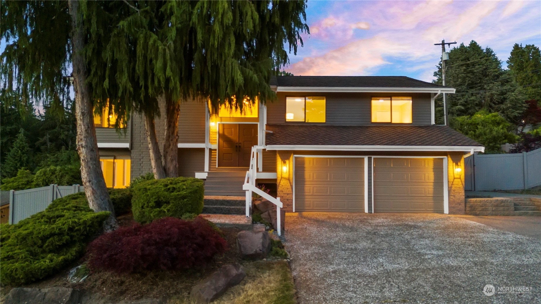 Property Photo:  18017 Talbot Rd  WA 98026 