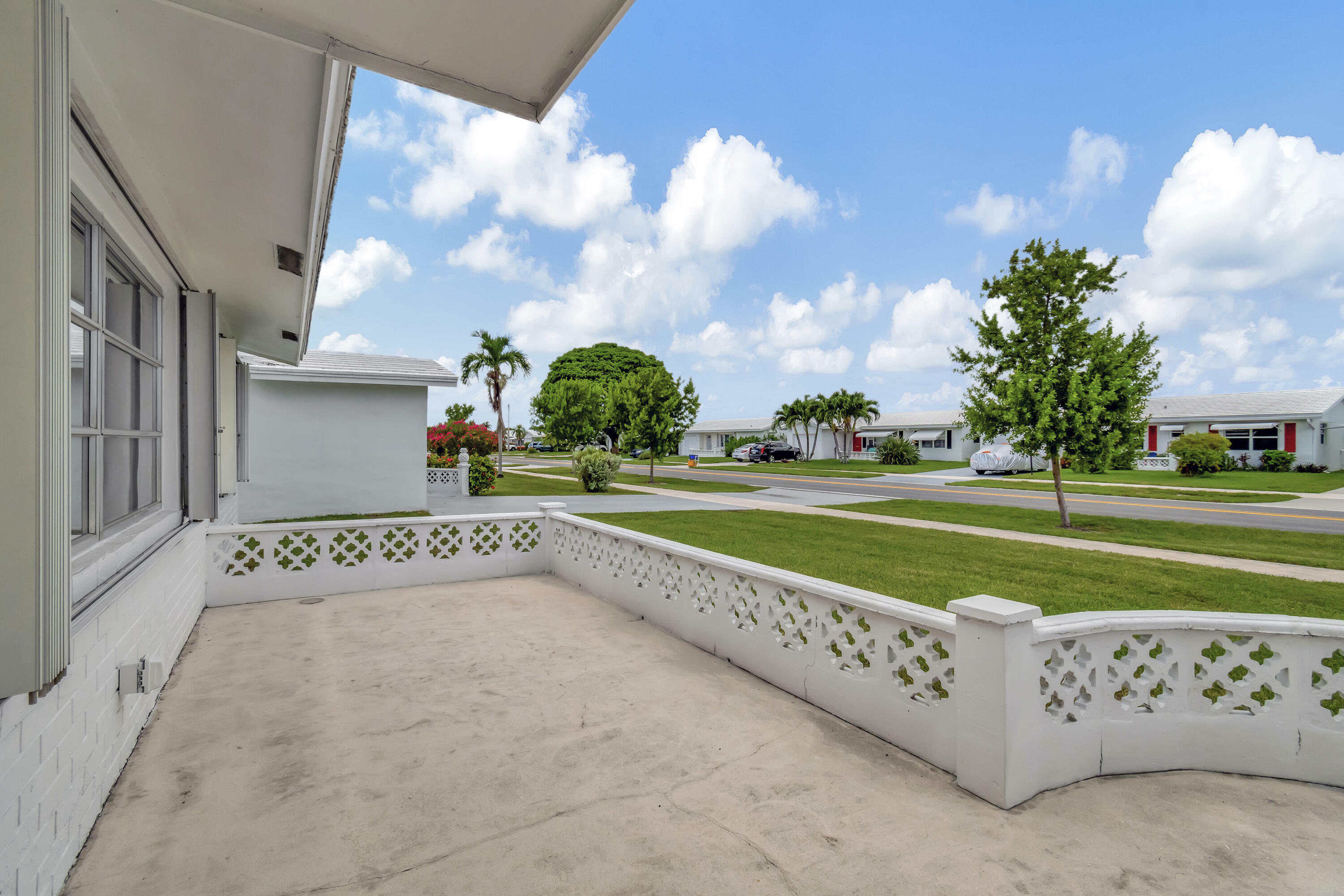 Property Photo:  721 SW 18th Street  FL 33426 