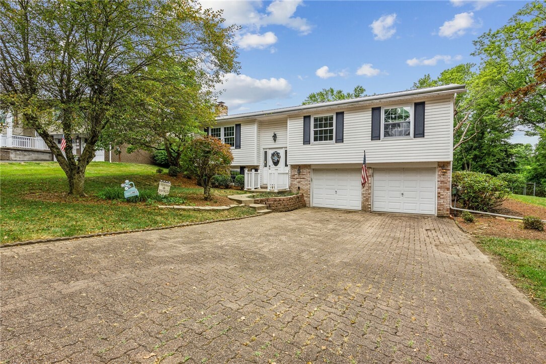 Property Photo: 320 Hopi Dr PA 15601