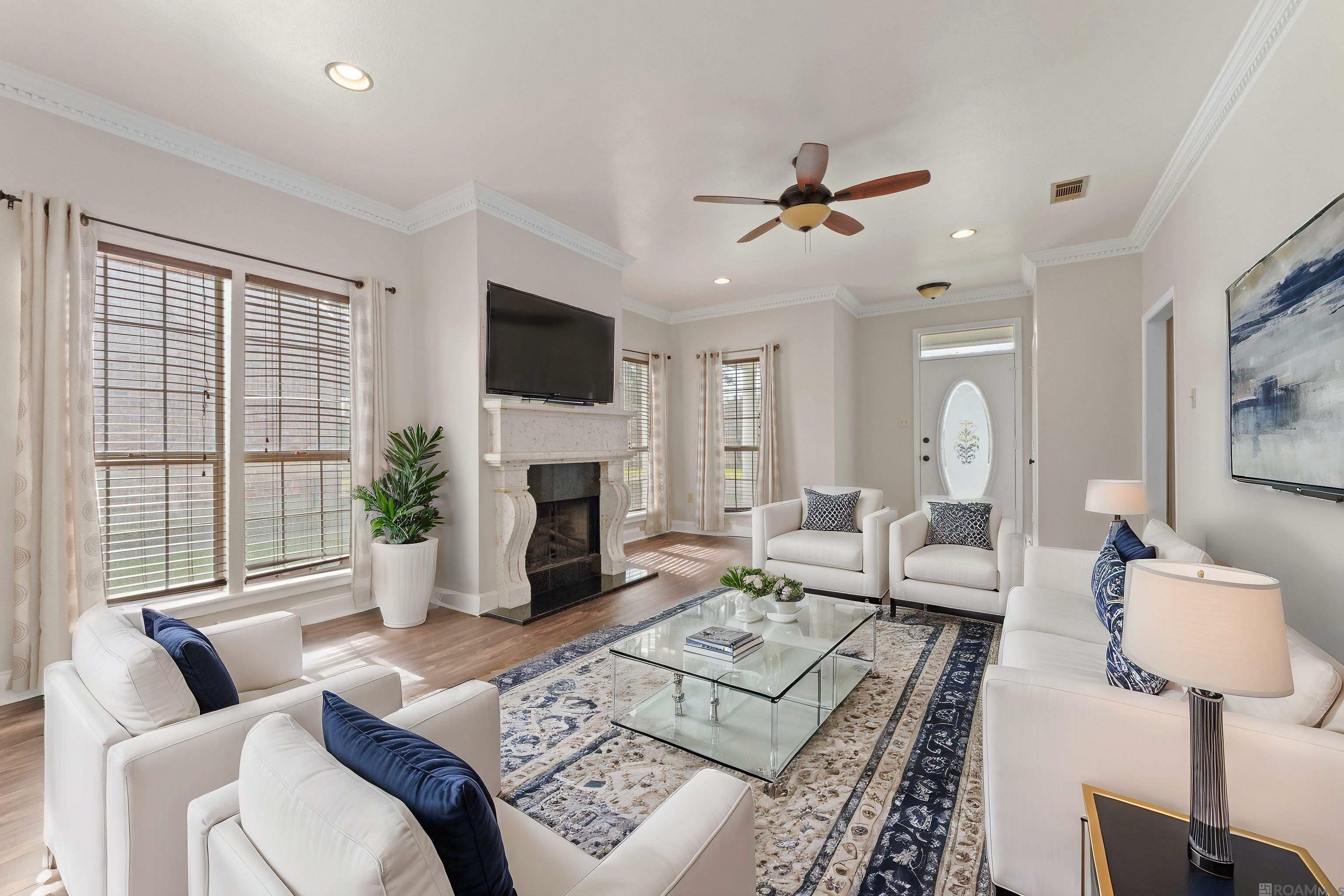 Property Photo: 18665 Garden Oaks Dr LA 70817