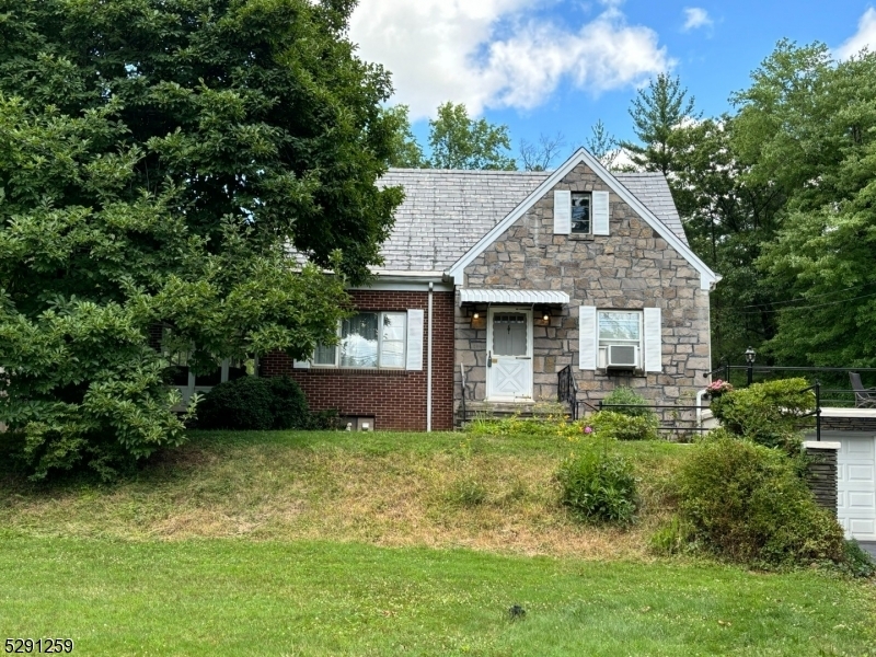 Property Photo:  748 Thompson Ave  NJ 08807 