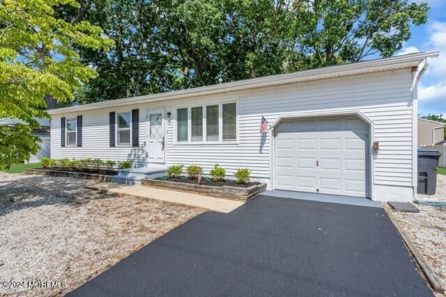 Property Photo:  533 Harding Avenue  NJ 08753 