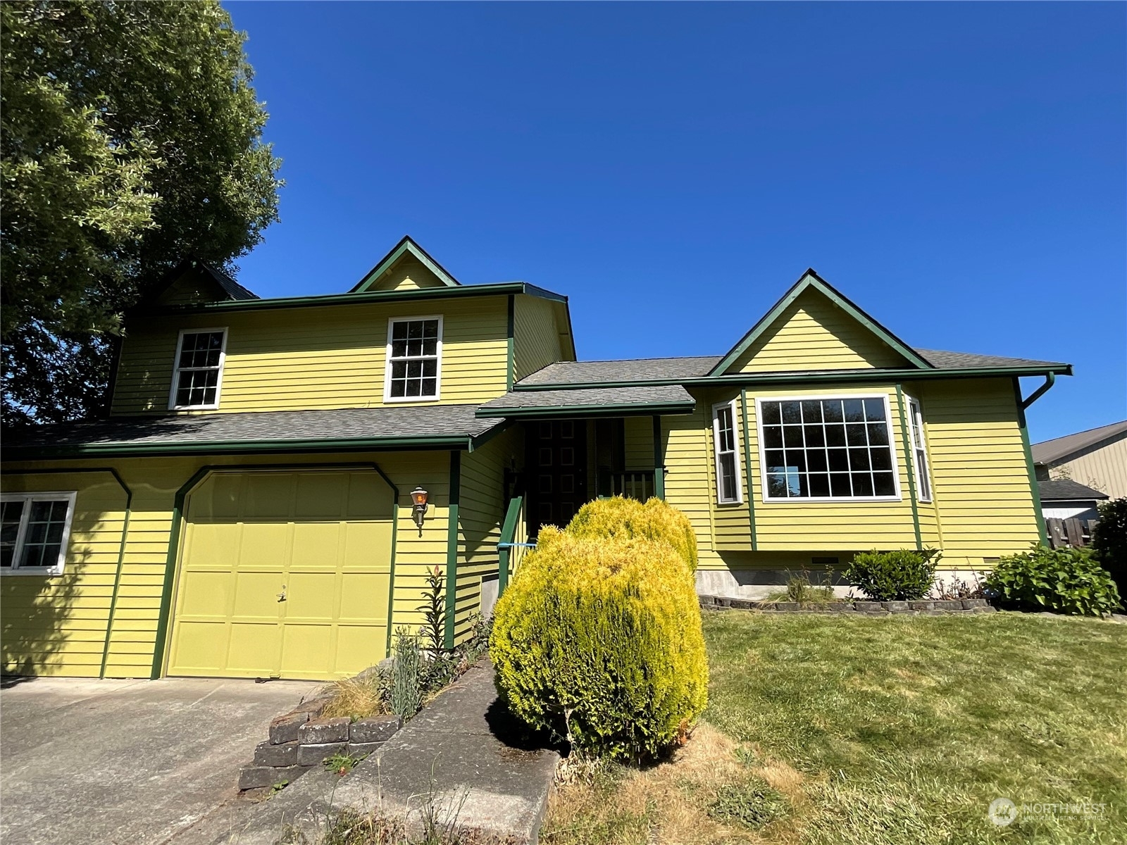 Property Photo:  330 SE Fisher Court  WA 98277 